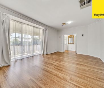 The Jerrabomberra Lifestyle- Fabulous Five Bedroom Home - Photo 2