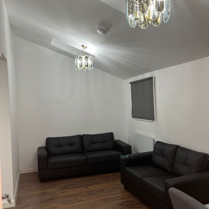 1 Bed Flat, Walpole Road, SW19 - Photo 1