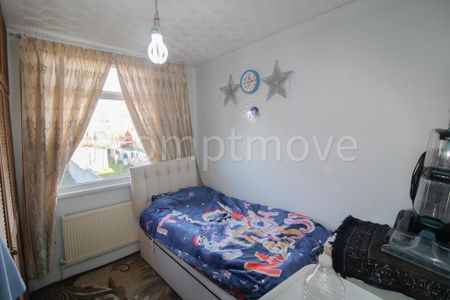 3 bedroom terraced house to rent - Photo 4