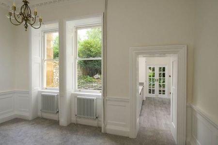 3 bedroom apartment to rent - Photo 2