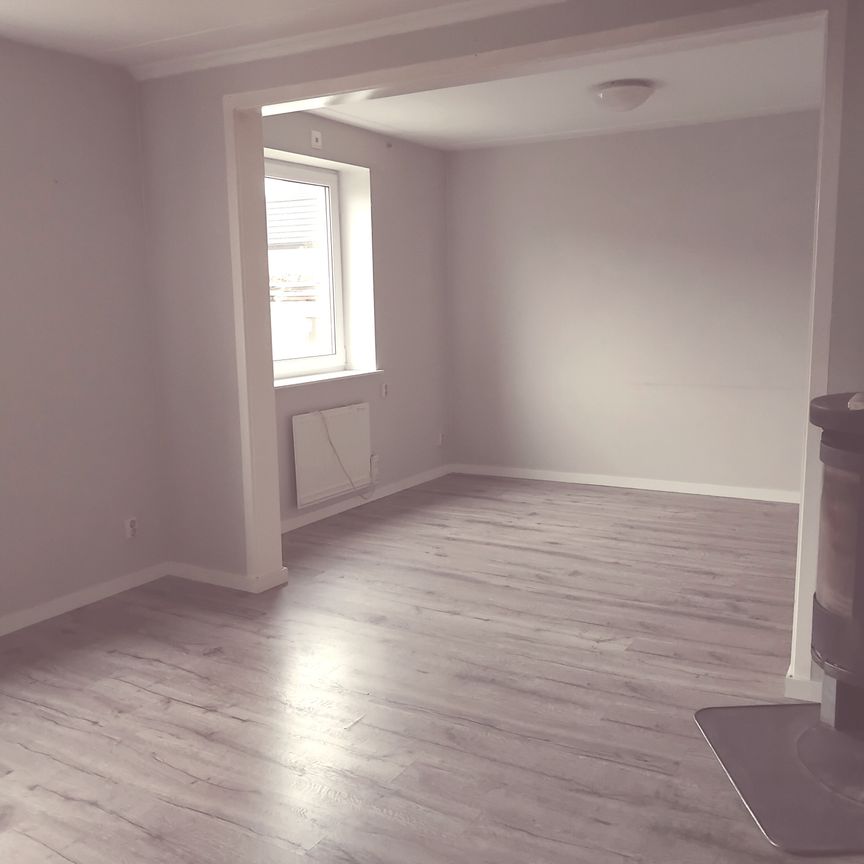 Långgatan, Järpås - Foto 1