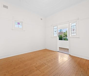 SPACIOUS THREE-BEDROOM HOME - Photo 1