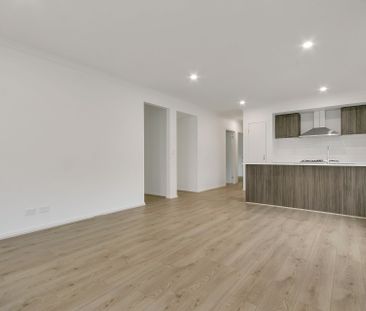 Stunning New 4-Bedroom Home in Munno Para West&excl; - Photo 2