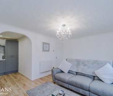 Village Court, Whitworth, Rochdale - Photo 2