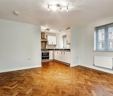 2 bedroom flat to rent - Photo 2