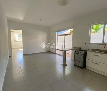 Casa com 2 quartos e 80m² para alugar em Rio Tavares, Florianópolis. - Foto 4