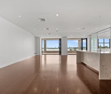 Premium Apartment with Stunning Water Views - Photo 4