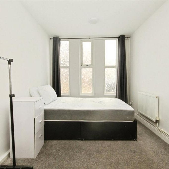 1 bedroom in a house share to rent - Photo 1