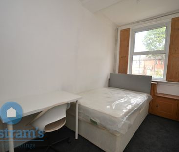 1 bed Shared House for Rent - Photo 2