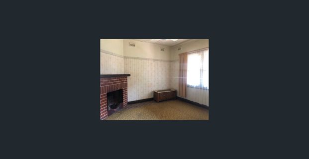 Unique Central Position - Photo 1