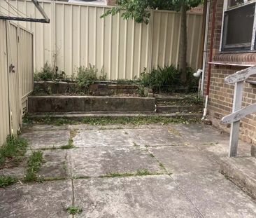 3-Bedroom Home with Front & Back Yard – Prime Hurstville Location - Photo 5