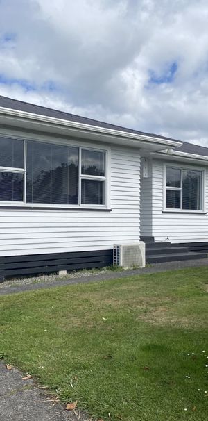 123R Pembroke Road, Stratford - Photo 1