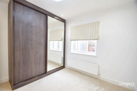 Colchester Road, Northwood - Photo 3