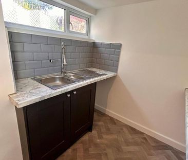 3 bedroom semi-detached house to rent - Photo 6