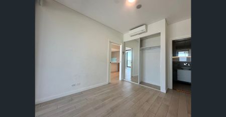 Marina Square Waterfront Luxury | Panoramic Waterview - Photo 3