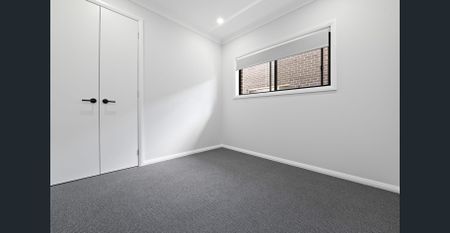 Brand new 4 Bedroom Duplex in Great Location - Photo 4