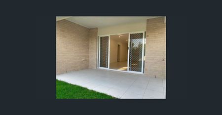 * GAS Cooking & Hot Water * Separate Lounge * Security Screens * - Photo 3