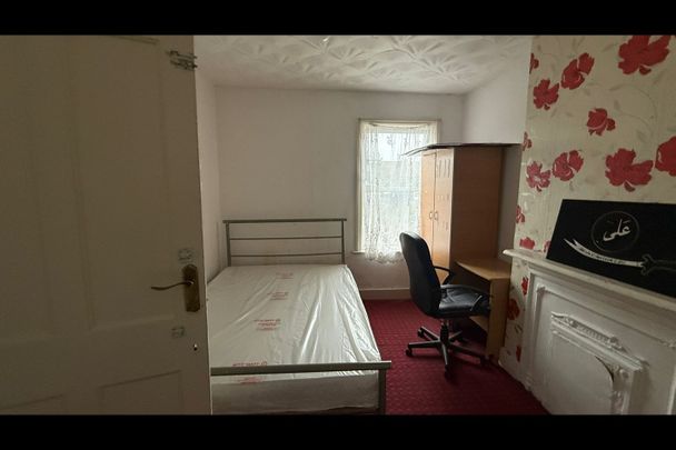 1 Bed Flat, Caulfield Road, E6 - Photo 1