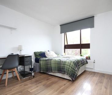 3 bedroom flat to rent - Photo 5