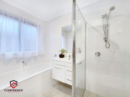 10 Munjuwa Street, Ngunnawal ACT 2913 - House For Rent | Domain - Photo 4