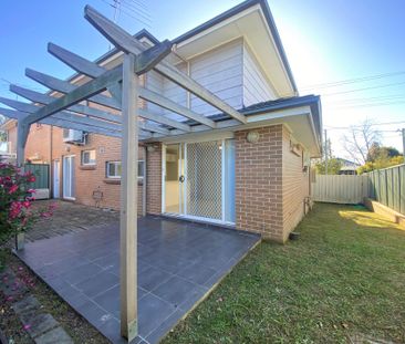 3 Bedrooms Duplex with Extra Study Room and Ducted Air Conditioning - Photo 2