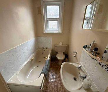 Tennyson Road, SO17 - Photo 6