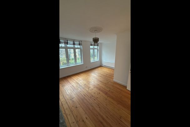 Room in a Shared Flat, Sanderstead Road, CR2 - Photo 1