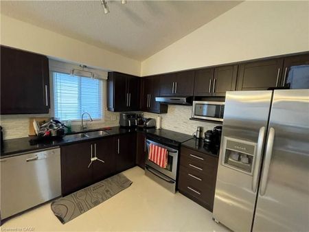 For Lease - 91 Loggers Grove, London East, Ontario - Photo 2