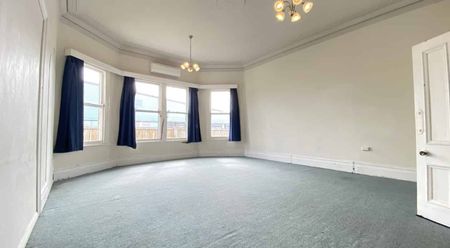 CITY CENTRE - 2 BEDROOMS - Photo 2