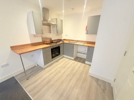 Newton Road, Yeovil, Somerset - Photo 3