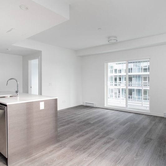 537 Foster Avenue, Coquitlam - Photo 1