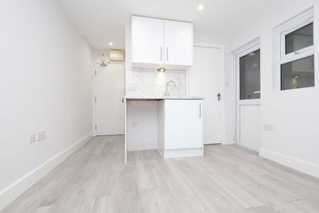 Studio Flat, Graham Rd, HA3 - Photo 2