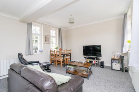 2 bedroom terraced house to rent - Photo 4