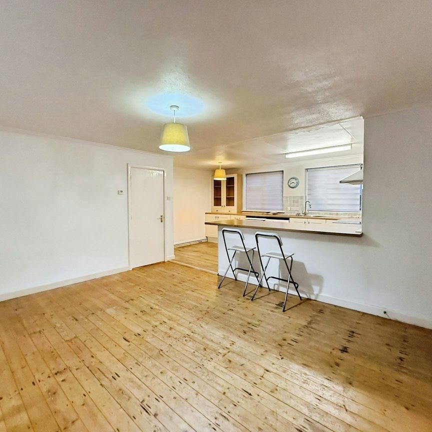 Maisonette to rent on - Photo 1