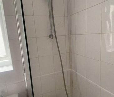 2 bedroom end of terrace house to rent - Photo 6