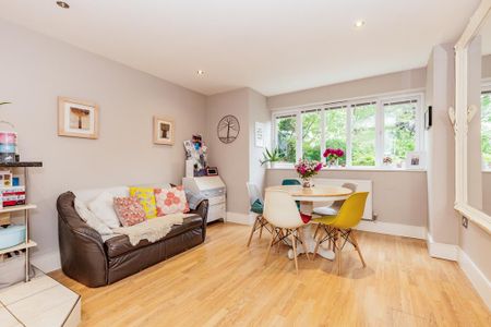 2 bedroom end of terrace house to rent - Photo 2