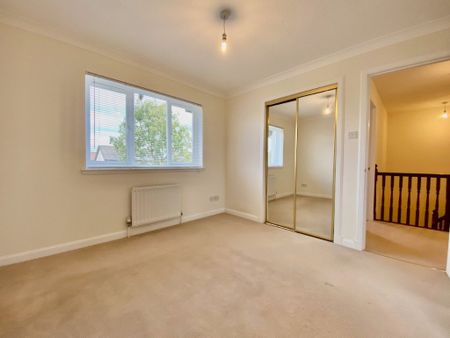 4 bedroom detached house to rent - Photo 4