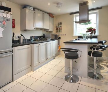 Regents Court, Woking, Surrey, GU21 - Photo 3