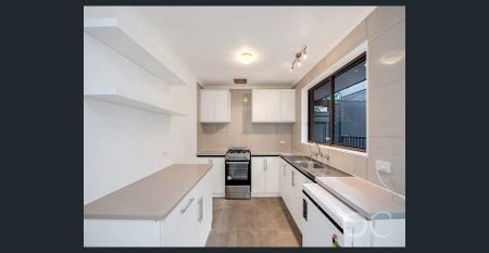 142 Perry Barr Road, Hallett Cove, SA 5158 - Photo 4