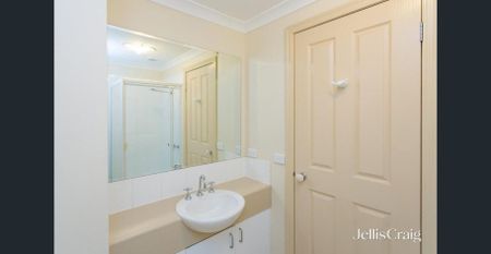 Two bedroom apartment with utilities included - Photo 5