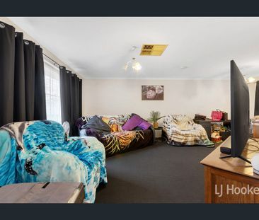 Family Home on a Beautiful Corner Block - Photo 4