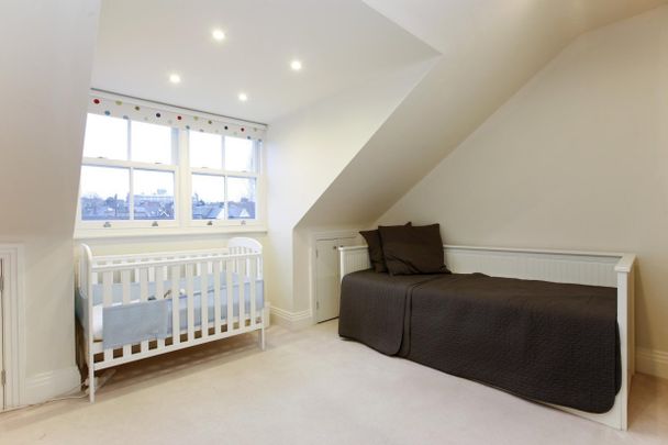 4 bedroom semi-detached house to rent - Photo 1