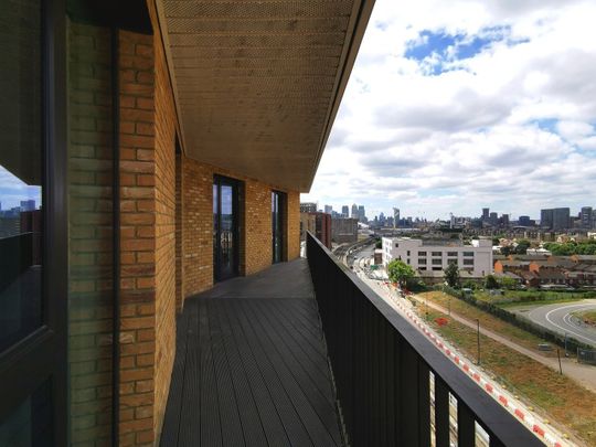 2 Bed Flat, Mercier Court, E16 - Photo 1