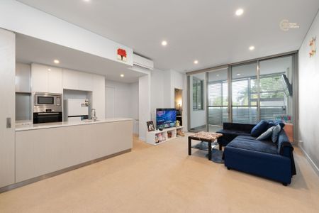 Courtyard Leads to the Pool and Bbq Area @$650 Per Week - Photo 2