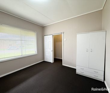 Renovated 3 Bedroom Home - Photo 2