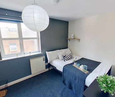 4 bedroom townhouse to rent - Photo 2