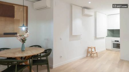 1-bedroom apartment for rent in Ciudad Jardín, Chamartín - Photo 5