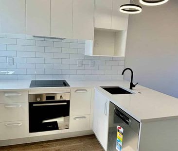 Newly 2 bedrooms plus 1 study room Townhouse - Photo 4