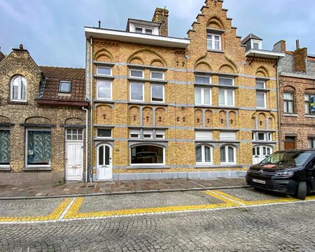 Ruime woning met GARAGE te Nieuwpoort-Stad, gelegen vlakbij het marktplein. - Foto 4