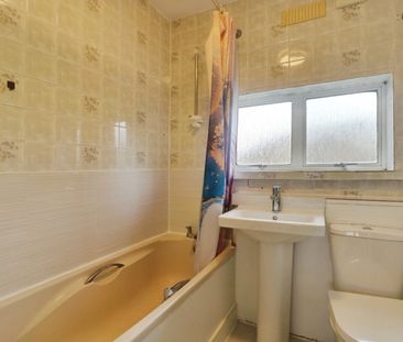 4 Bed Detached House, Whatley Avenue, SW20 - Photo 1